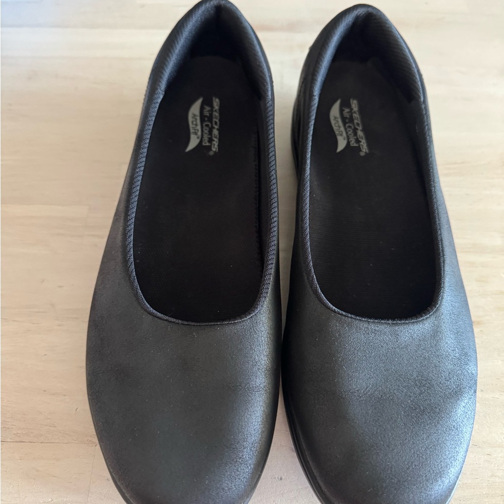 Skechers Air-cooled arch fit Slip-On Flats Minimalist Comfort
